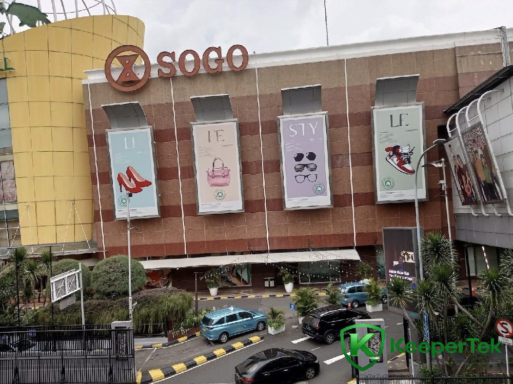 Pondo Inda Mall, Indonézia